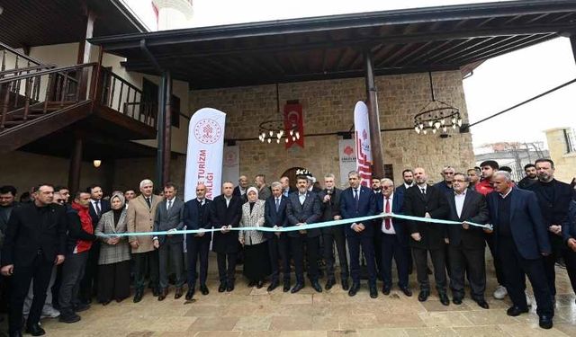 Restorasyonu tamamlanan Duraklı Camii, yeniden ibadete açıldı