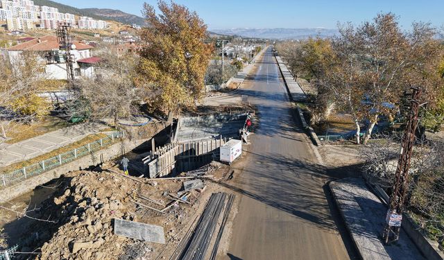 Büyükşehir’den Türkoğlu Şekeroba’da Ulaşımı Rahatlatacak Köprü Hamlesi