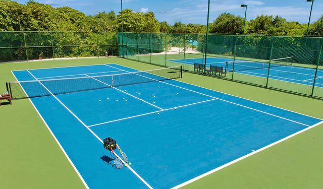 Kahramanmaraş’ta tenis sahası yenileniyor