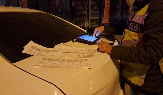 Kahramanmaraş’ta polis otosuna çarptı ehliyetsiz ve alkollü çıktı