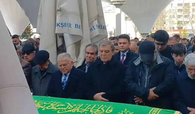 Abdullah Gül, yengesinin cenazesine katıldı