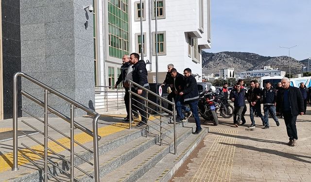 Köy kuşatıldı, katiller ile onlara yardım edenler yakalandı