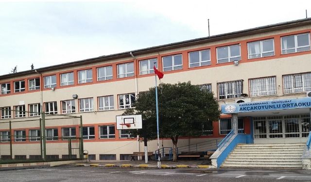 Onikişubat’ta ortaokul binası yıkılıyor