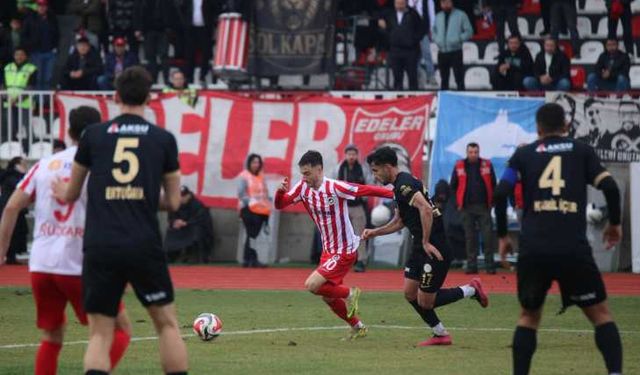 İstiklalspor’da şampiyonluk rüzgarı esiyor; 2-1