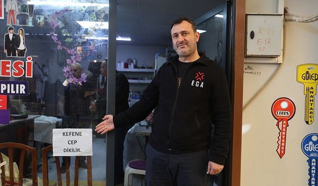 Antakya’da Bir Terzi, Dükkânının Camına “Kefene Cep Dikilir” Yazdı