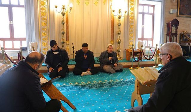 Kahramanmaraş'ta görme engelli üç hafız Ramazan boyunca mukabele okuyor