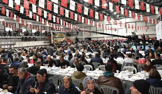 Büyükşehir’in İftar Sofrası Andırın’da Kuruldu