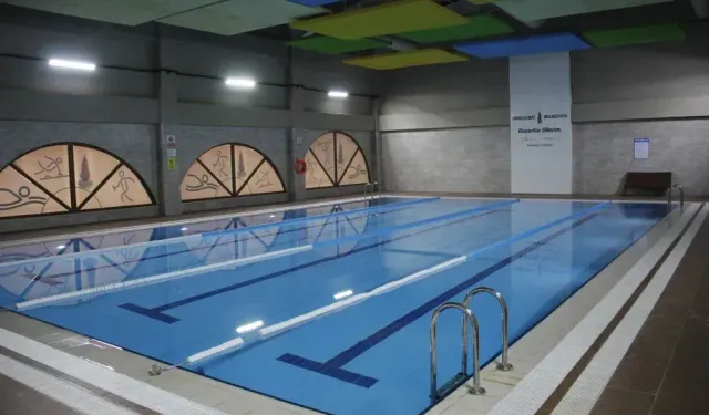 Onikişubat yüzme havuzları iftar sonrasında faaliyette