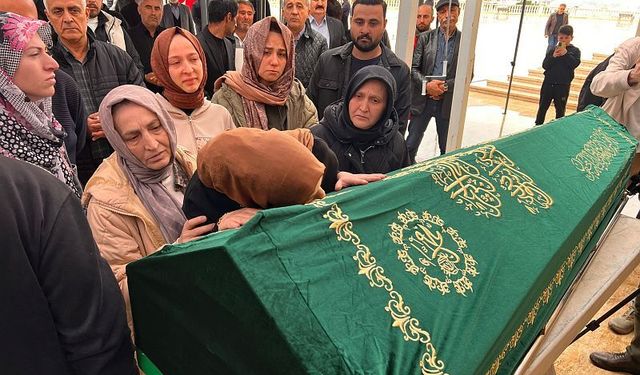 11 yaşındaki Almina'nın son yolculuğunda annenin ağıtları yürek yaktı