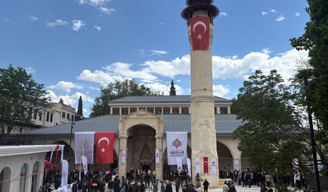 Tarihi Ulu Camii Yeniden İbadete Açıldı