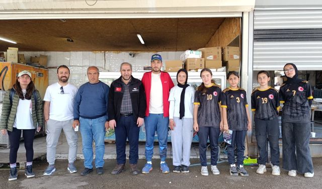 Merdan Balık Evi’nden kırsaldan gelen Bocce takımına tam destek
