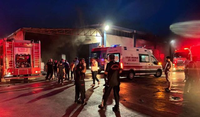Kahramanmaraş'ta tekstil fabrikasında yangın çıktı