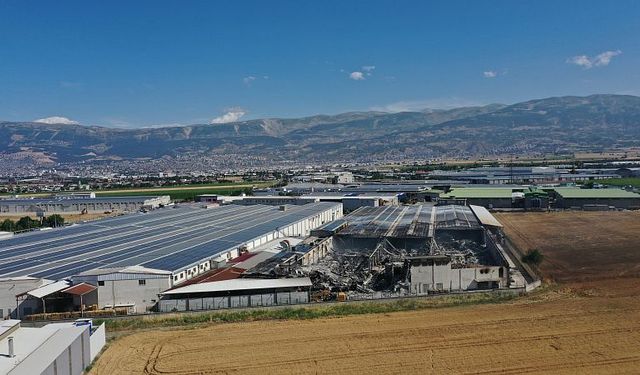 Kahramanmaraş’ta Fabrika Yangınının Boyutu Gün Işığıyla Netleşti