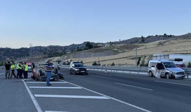 Kahramanmaraş'ta devrilen otomobilde 4 kişi yaralandı