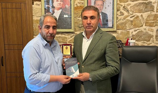 Balıkçılık Serüvenini Anlatan Kitap Büyükşehir Belediyesi’ne Takdim Edildi