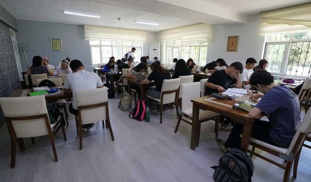 Şehir Genelindeki 21 Kütüphane ve Gençlik Merkezi’nde sınava hazırlandılar