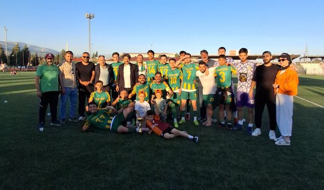 Mağralı Fidanspor şampiyonluğu göğüsledi