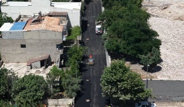 Piri Reis Mahallesi’nde asfalt onarım çalışmaları sürüyor
