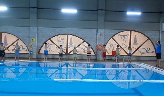 Onikişubat Belediyesi’nin ücretsiz Yaz Yüzme Kursları’na kayıtlar devam ediyor