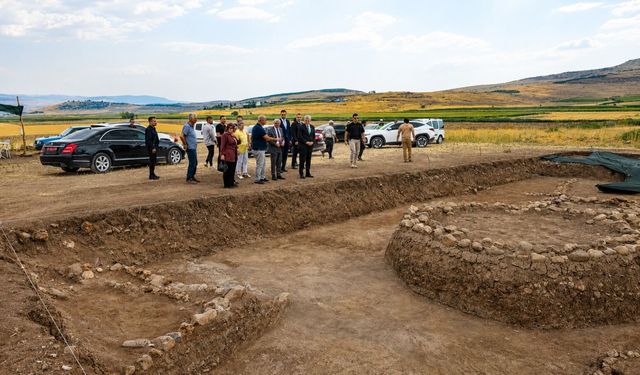 Kahramanmaraş'ta Heyecanlandıran Kazı: Binlerce Yıllık Geçmiş Ortaya Çıkıyor