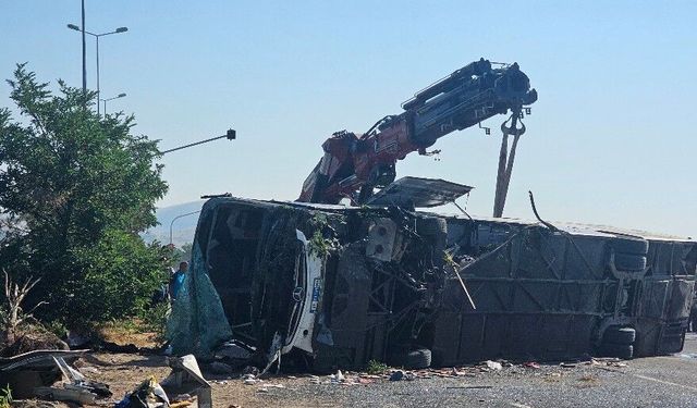 Kayseri’de yolcu otobüsü devrildi: Çok sayıda yaralı var