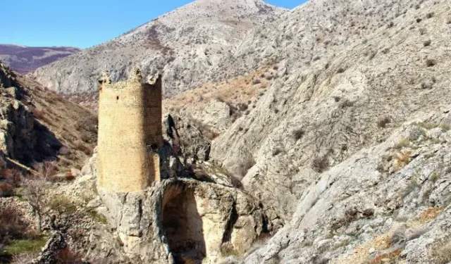 Kahramanmaraş’ta İsmiyle Merak Uyandıran Tarihi Yapı: Sütpişiren Kalesi