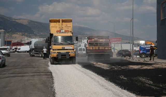 Yeni Sanayi Sitesi’nin Yolları Büyükşehir ile Yenileniyor