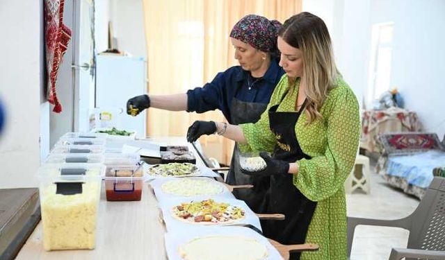 Göksun'un Köyünde İtalyan Usulü Pizza Yapıyorlar
