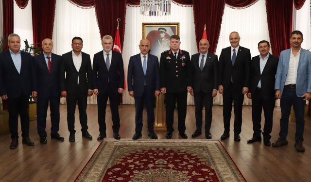 Kahramanmaraş heyetinden Tümgeneral İdris Tataroğlu’na hayırlı olsun ziyareti