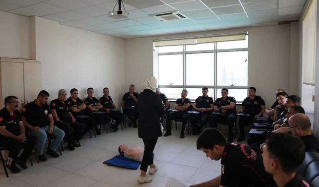 Kahramanmaraş’ta İtfaiyeciler Hayat Kurtarmak İçin Eğitimde