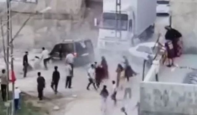 Kavganın Ortasına Aracıyla Daldı 7 Kişi Yaralandı
