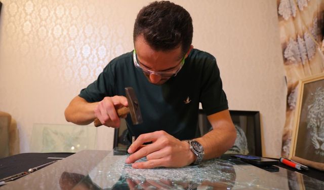 Kahramanmaraş’ta Cam Kırarak 80 Bin TL’lik Eserler Yapıyor