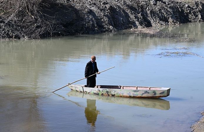 Kahramanmaraş’ta Gavur Gölü Yeniden Doldu, 80 Yaşındaki Adam Adasındaki Evine Döndü
