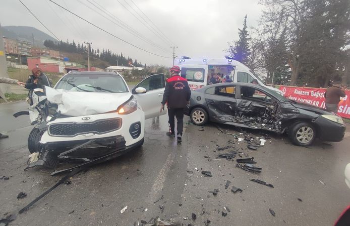 Kahramanmaraş'ta trafik kazaları: 6 yaralı