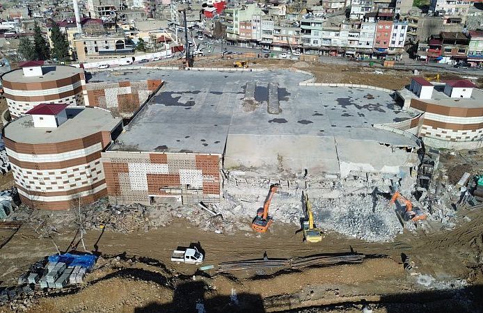 Kahramanmaraş’ın en büyük otoparkı yıkılıyor