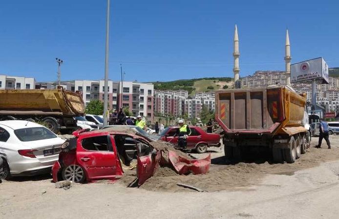 Kahramanmaraş'ta freni boşalan kamyon 7 araca çarptı: 6 yaralı