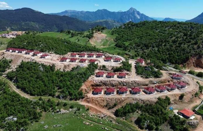 Kahramanmaraş’ta 30 Çelik Köy Evi Tamamlandı Ama Teslim Edilemiyor