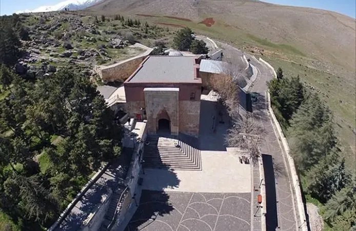 Kahramanmaraş'ta İnanç ve Tarihin İç İçe Geçtiği Eşsiz Mekân