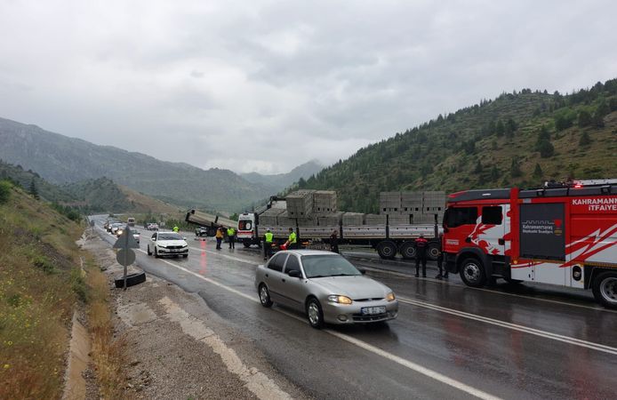 Kahramanmaraş'ta yağış sonrası kaygan yolda TIR’lar çarpıştı: 1 yaralı