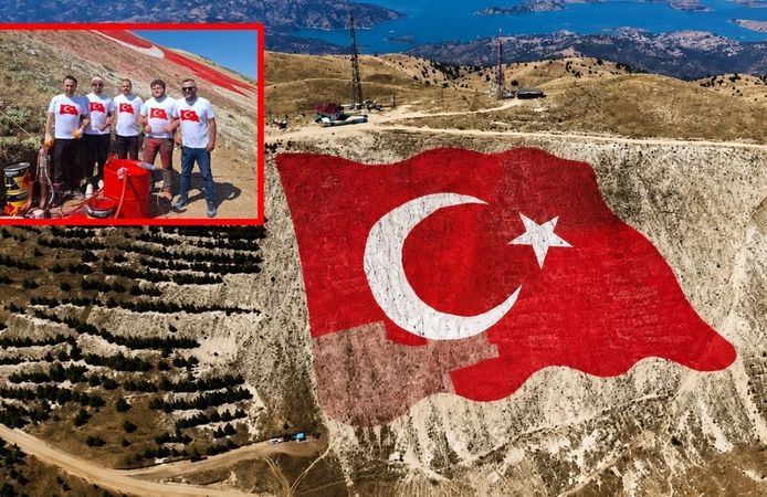 Ahır Dağı Zirvesindeki Dev Türk Bayrağı Yenilendi