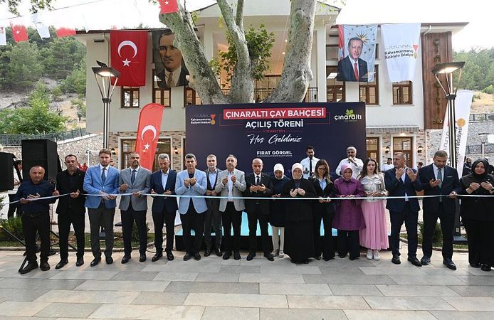 Şehrin Yeni Buluşma Noktası Çınaraltı Çay Bahçesi Hizmete Açıldı