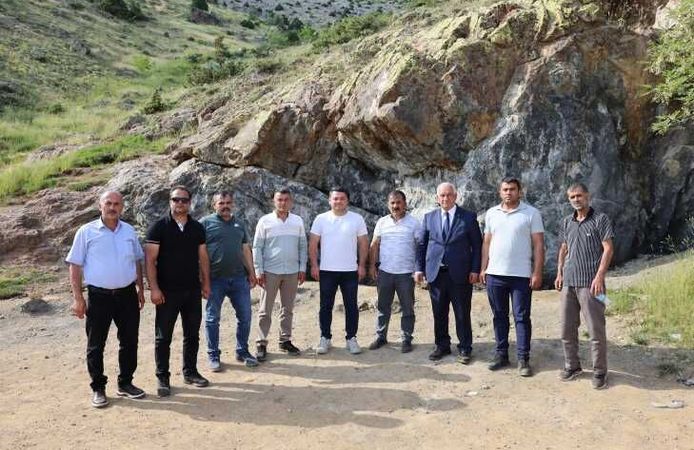 Göksun'da Yıllardır Beklenen Yol İçin İlk Kazma Vuruldu