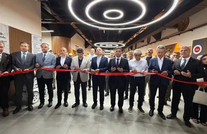 Kahramanmaraş’ta Mukaddes Emanetler Sergisi Açıldı