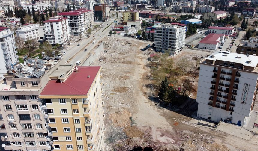 Kahramanmaraş'ta Ebrar Sitesi'nde yıkılan binaların enkazının kaldırılması tamamlandı