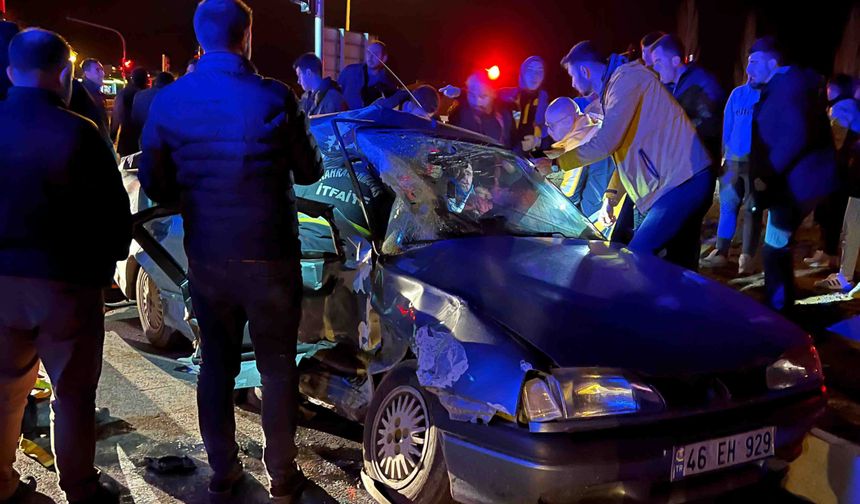 Kahramanmaraş'ta çarpışan ambulans ile otomobildeki 9 kişi yaralandı