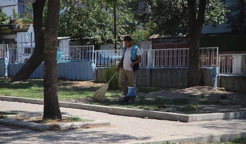 Dulkadiroğlu Belediyesi'nden Temizlik Çalışması
