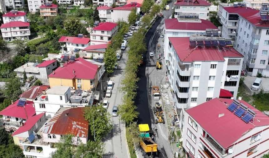 Büyükşehir Andırın’da Ana Arterlerin Asfaltını Bir Bir Yeniliyor