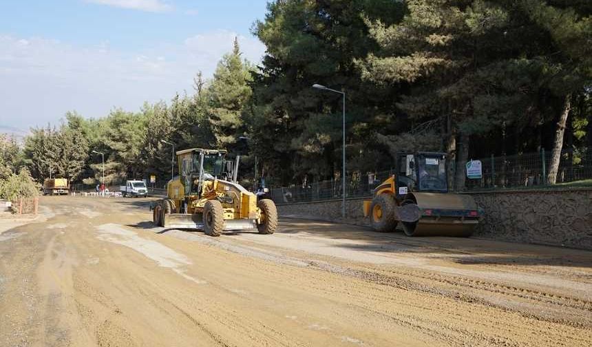 Büyükşehir, Türkoğlu’nda Caddeleri Yeniliyor