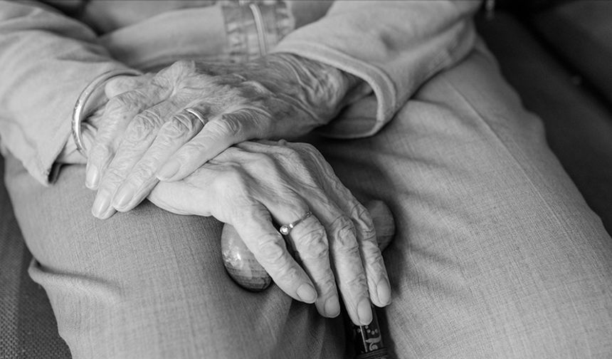 Dünya genelinde 60 yaş üstü kişilerin yüzde 15,7'si istismara maruz kalıyor