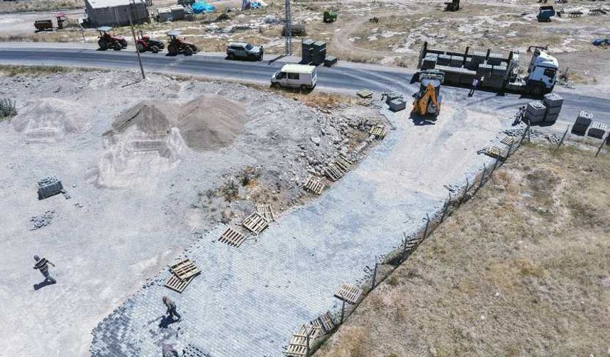 Elbistan Yapılı ve Keçemağara’da Çevre Düzeni ve Yol Çalışması